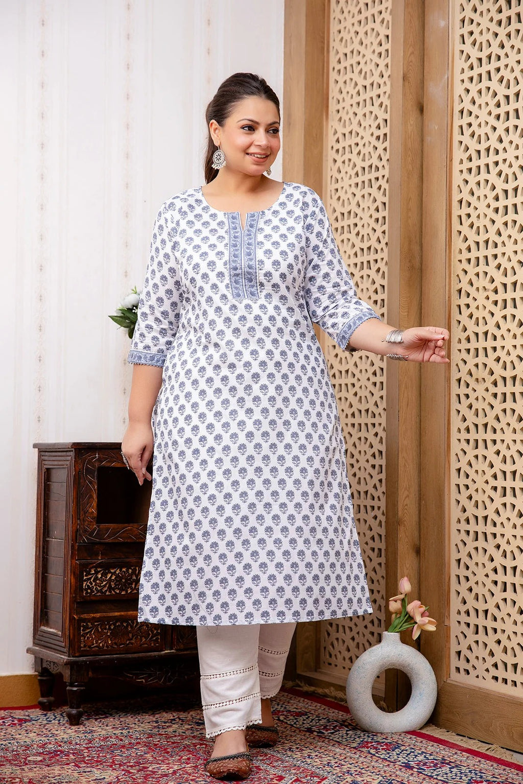 Plus Size White Printed Straight kurta For Women
