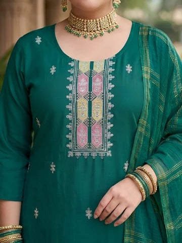 Plus Size Women Green Embroidered Kurta With Palazo & Dupatta