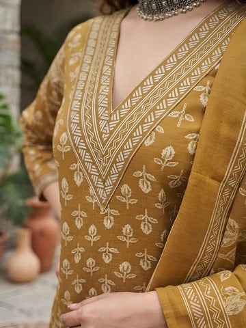 Plus Size Women Yellow Printed Straight Kurta With Palazo & Dupatta