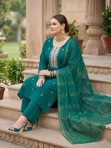 Plus Size Women Green Embroidered Kurta With Palazo & Dupatta