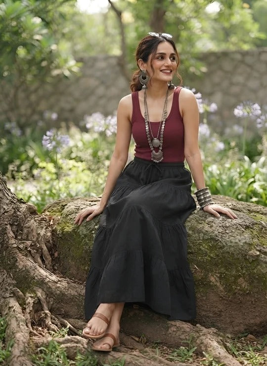 Women Black Solid Flared Skrit
