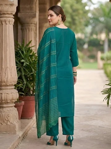 Plus Size Women Green Embroidered Kurta With Palazo & Dupatta