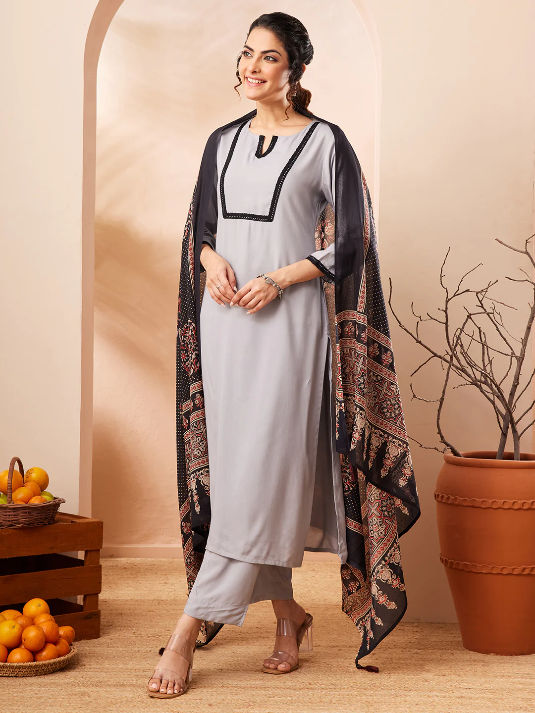 Janasya Women's Grey Rayon Solid Straight Kurta Set