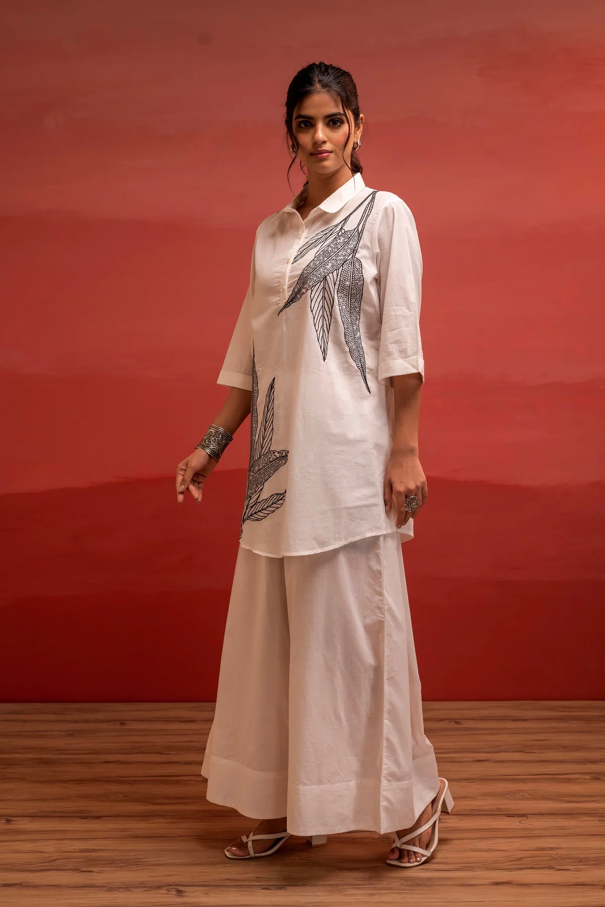 Off-White Leaf Printed Co-Ord Set With Collared Tunic & Wide-Leg Pant