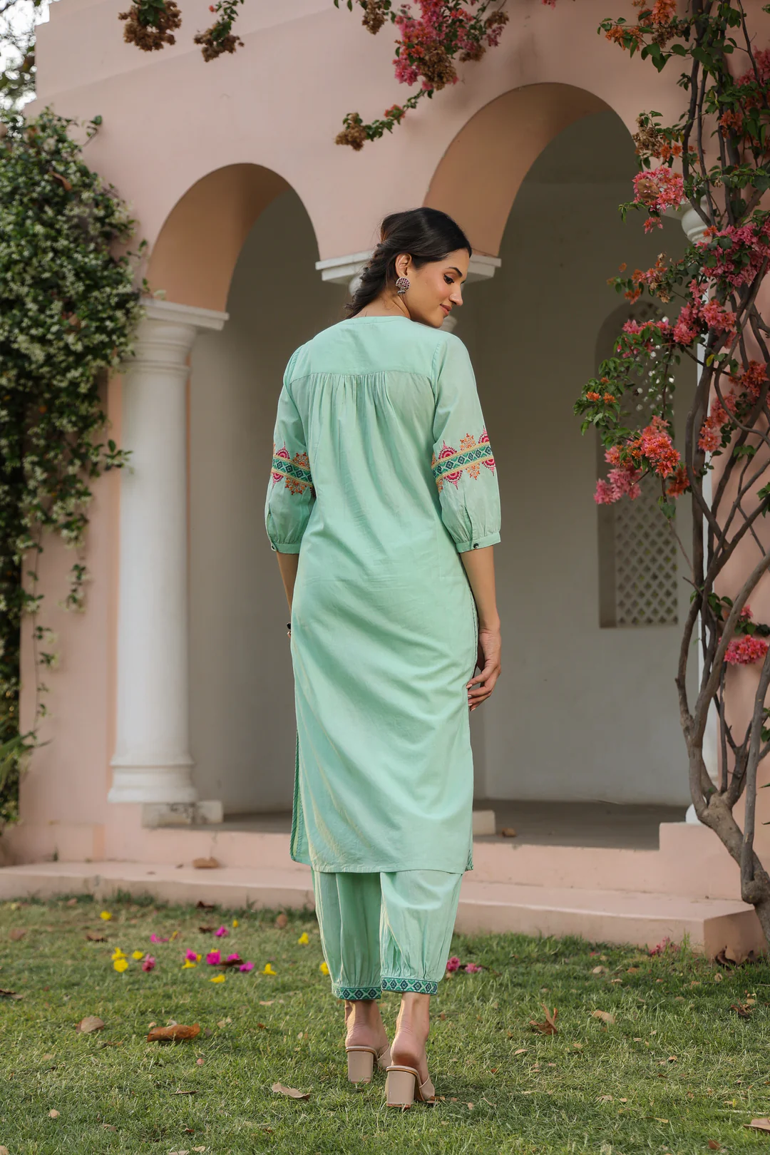 Green Cotton Embroidered Detail Kurta Pant Set SGREMK-3212_M