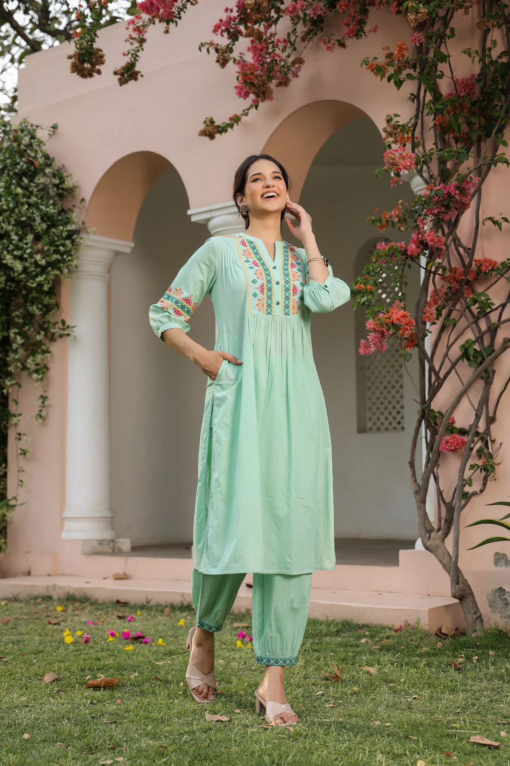 Green Cotton Embroidered Detail Kurta Pant Set SGREMK-3212_M
