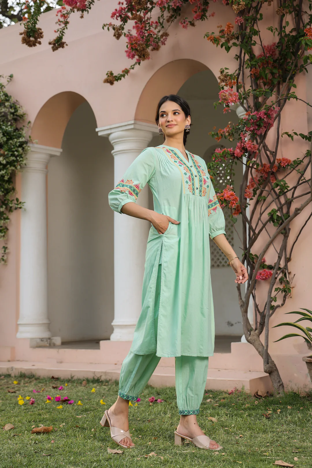 Green Cotton Embroidered Detail Kurta Pant Set SGREMK-3212_M