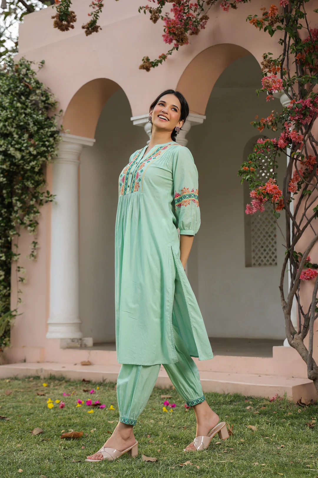 Green Cotton Embroidered Detail Kurta Pant Set SGREMK-3212_M